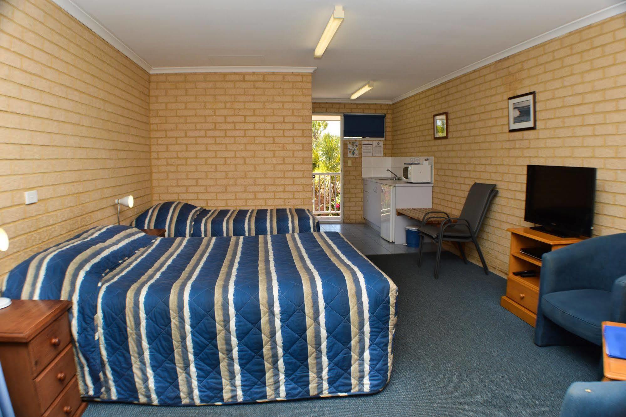 Aparthotel Seafront 3*